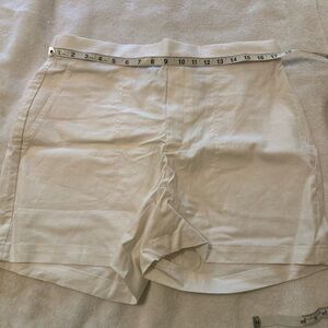NWT: BANANA REPUBLIC LINEN PULL-ON 4” SHORT. White. Woman’s: US L.